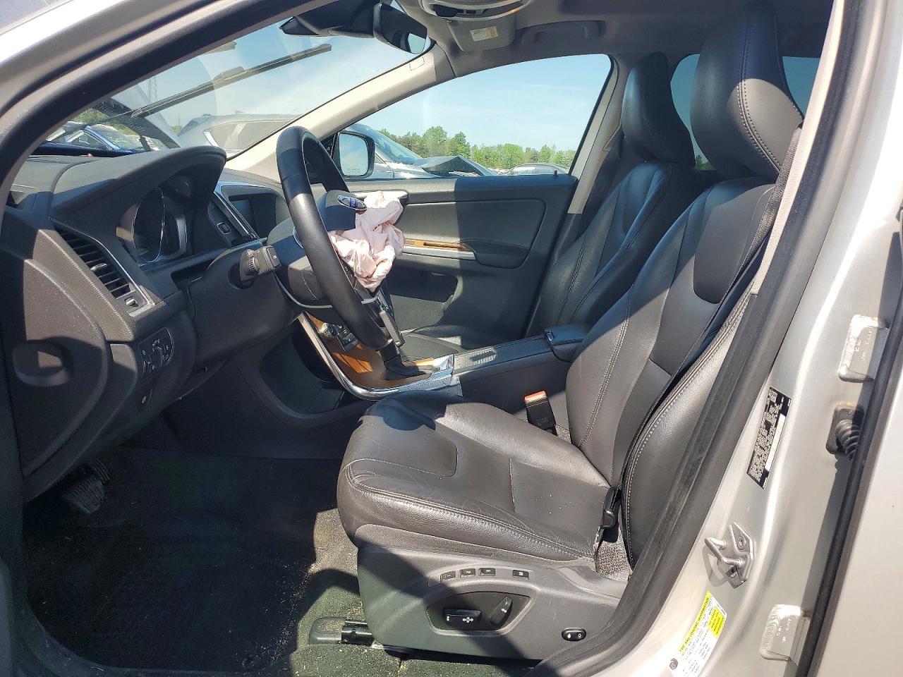 2017 VOLVO XC60