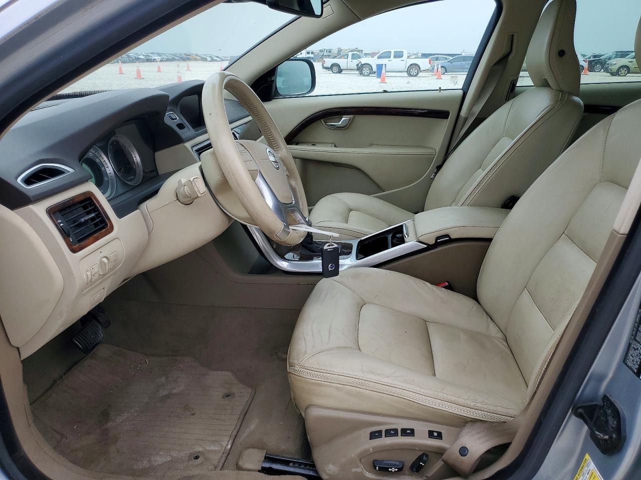 2013 VOLVO XC70