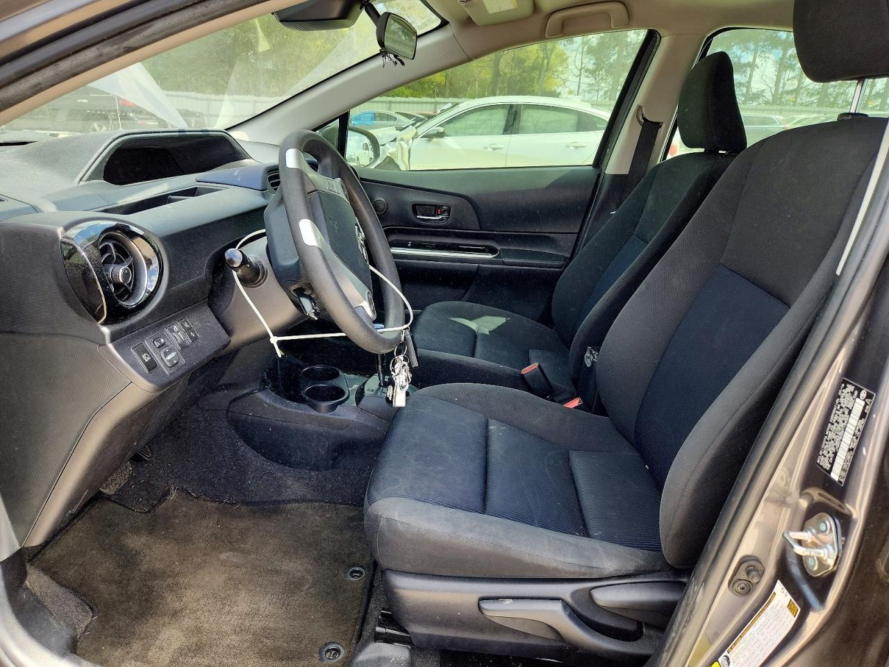 2016 TOYOTA Prius c