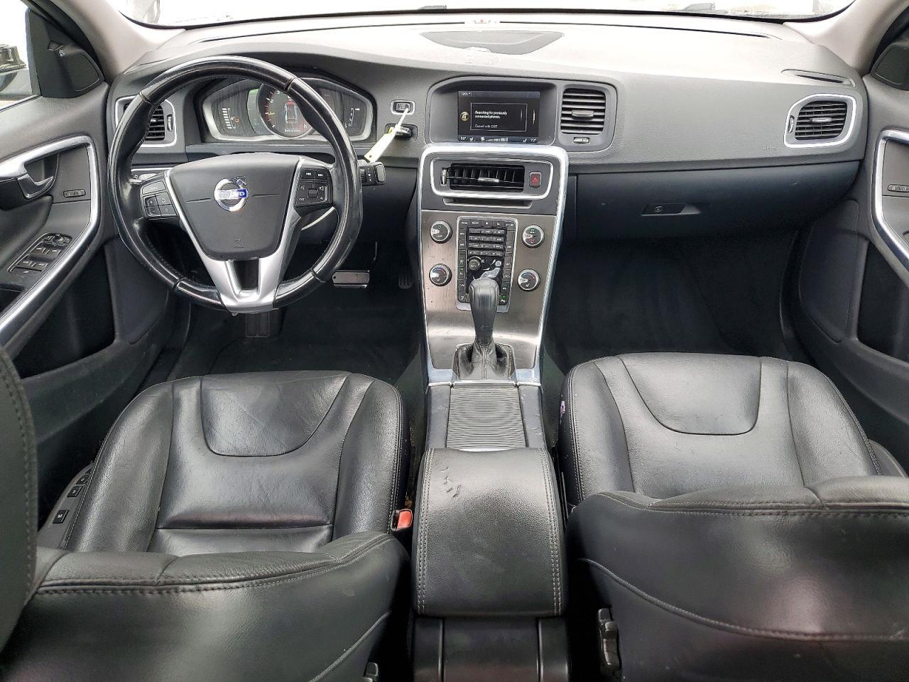 2015 VOLVO S60
