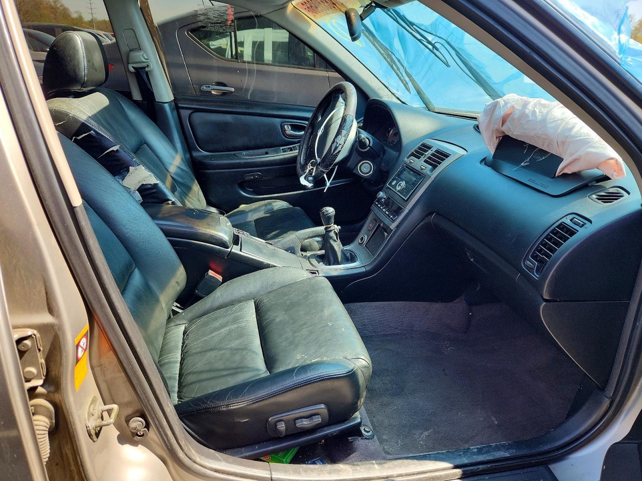 2002 NISSAN Maxima
