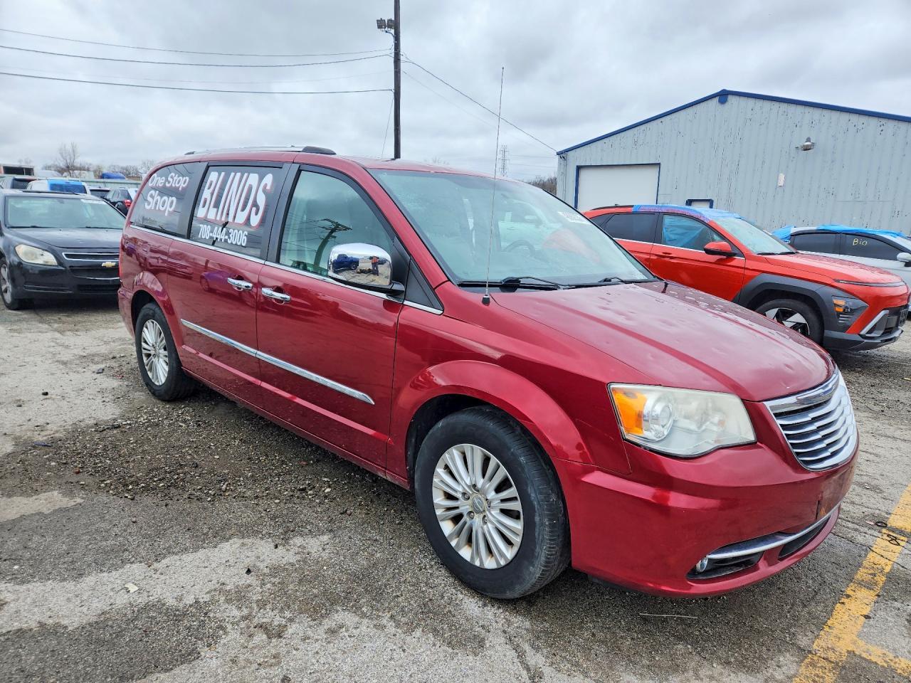 2012 CHRYSLER Town & Country