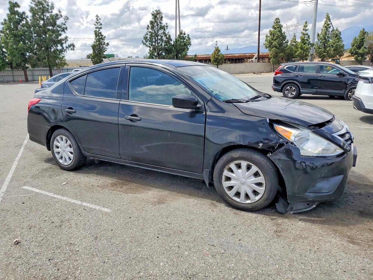 2016 NISSAN VERSA