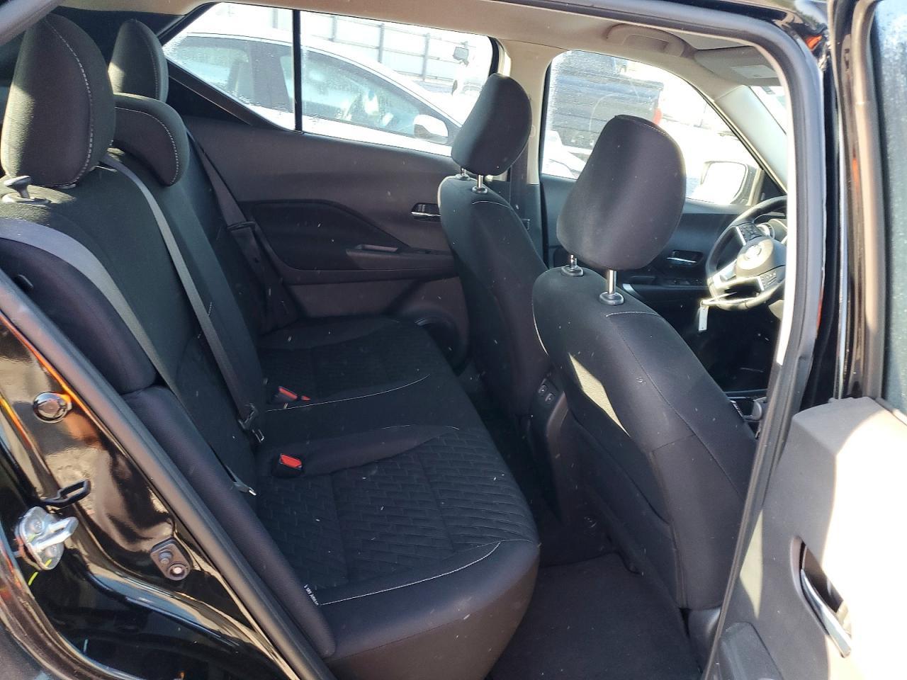2021 NISSAN KICKS