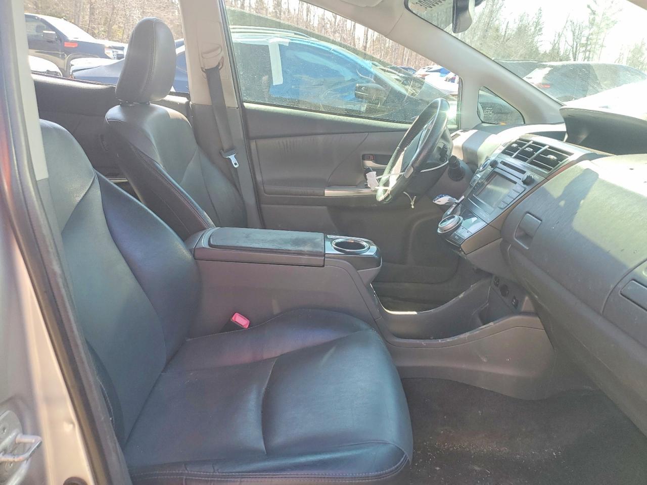 2012 TOYOTA PRIUS V