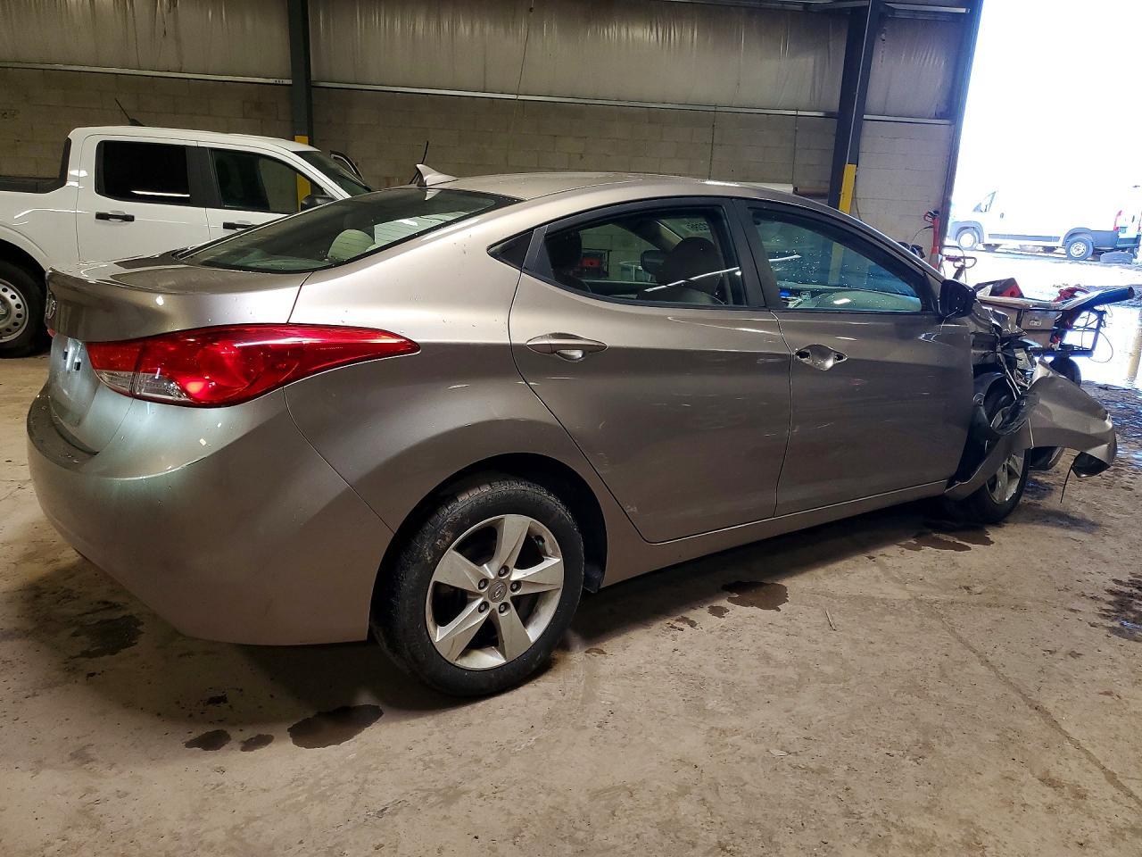 2011 HYUNDAI ELANTRA