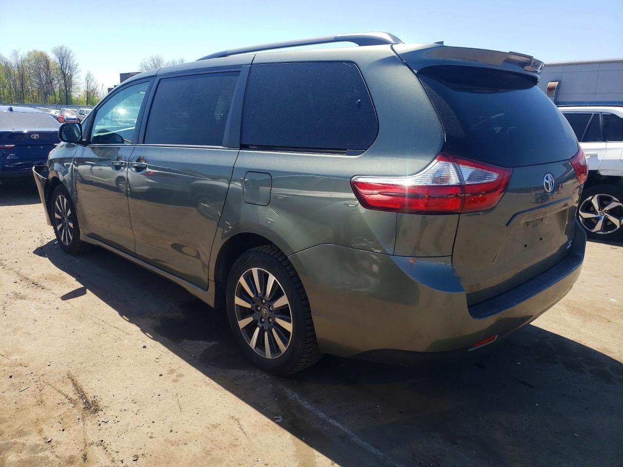 2018 TOYOTA SIENNA