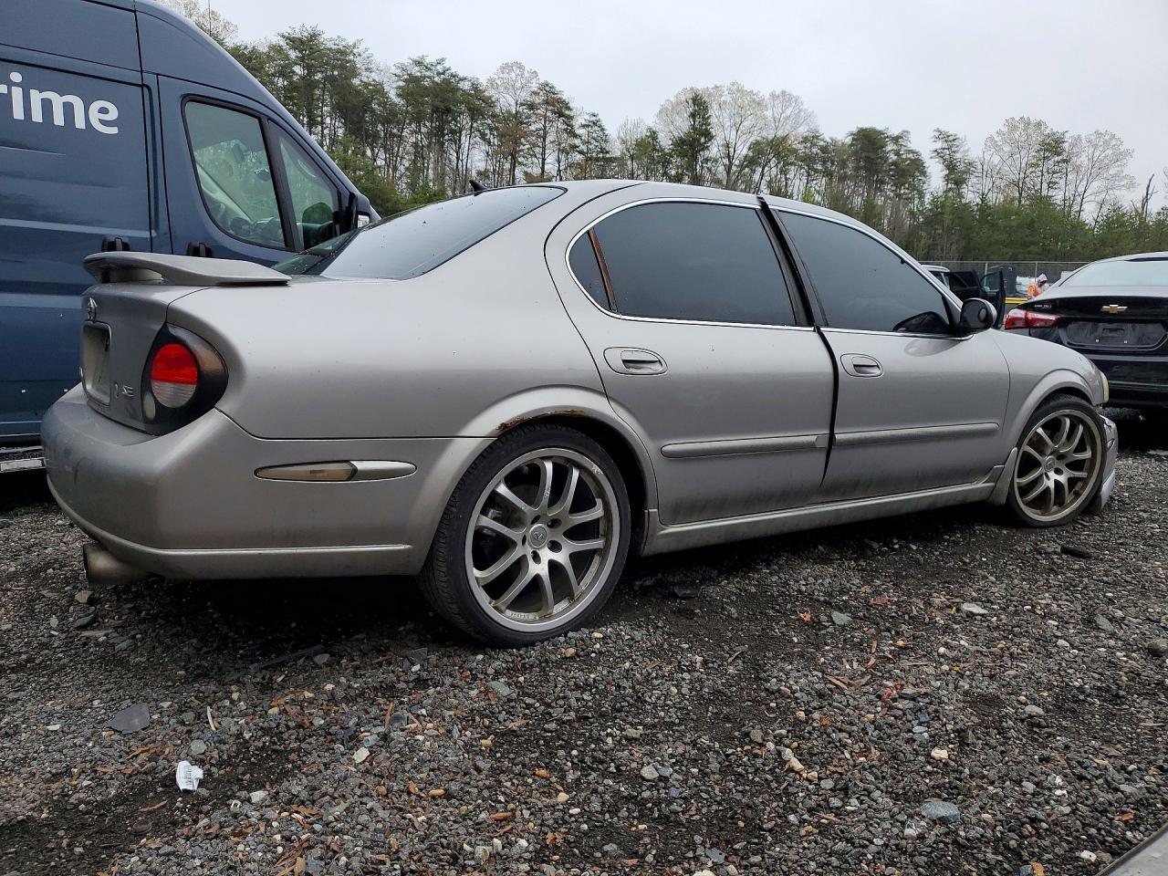 2002 NISSAN Maxima