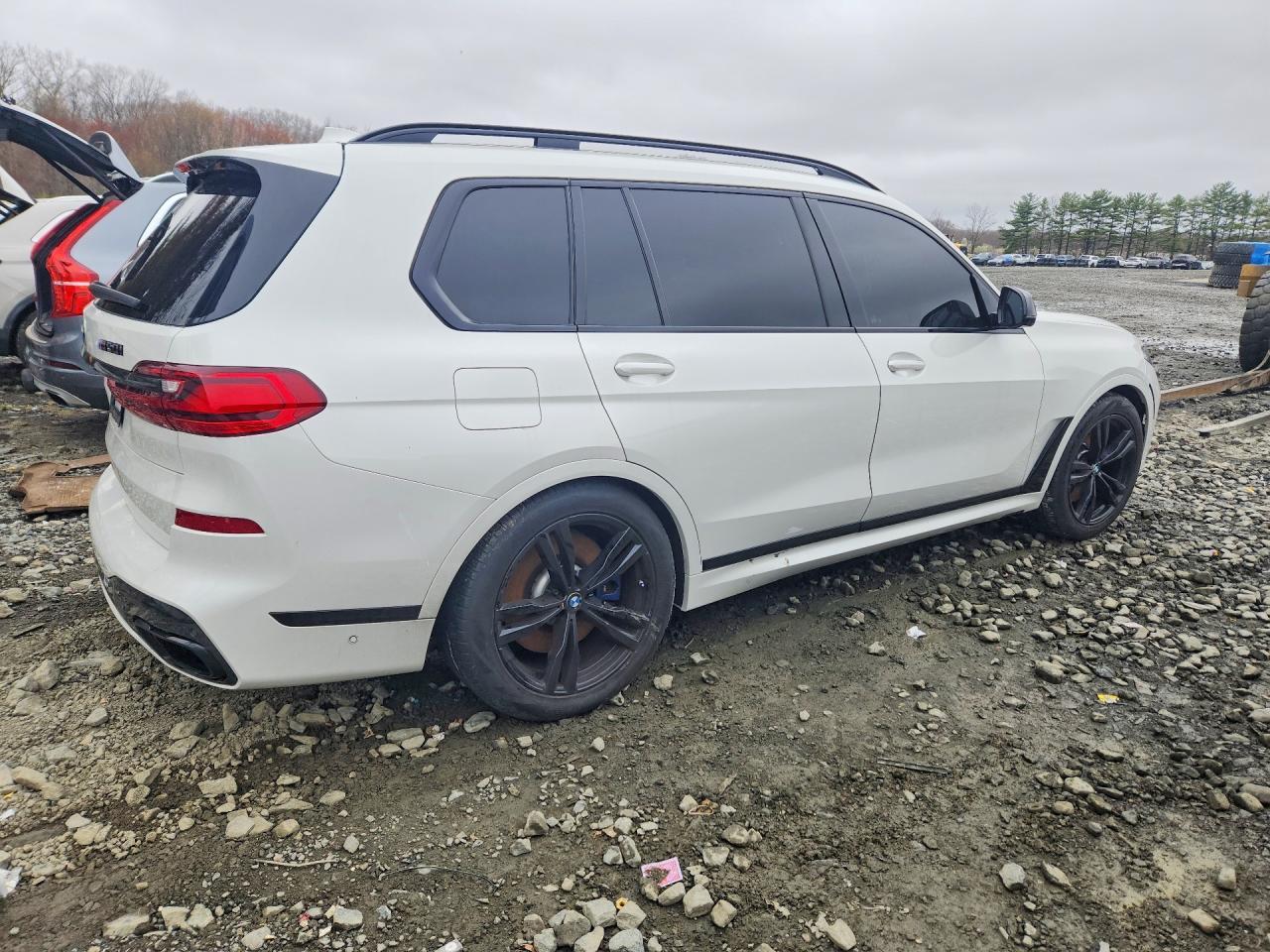 2021 BMW X7