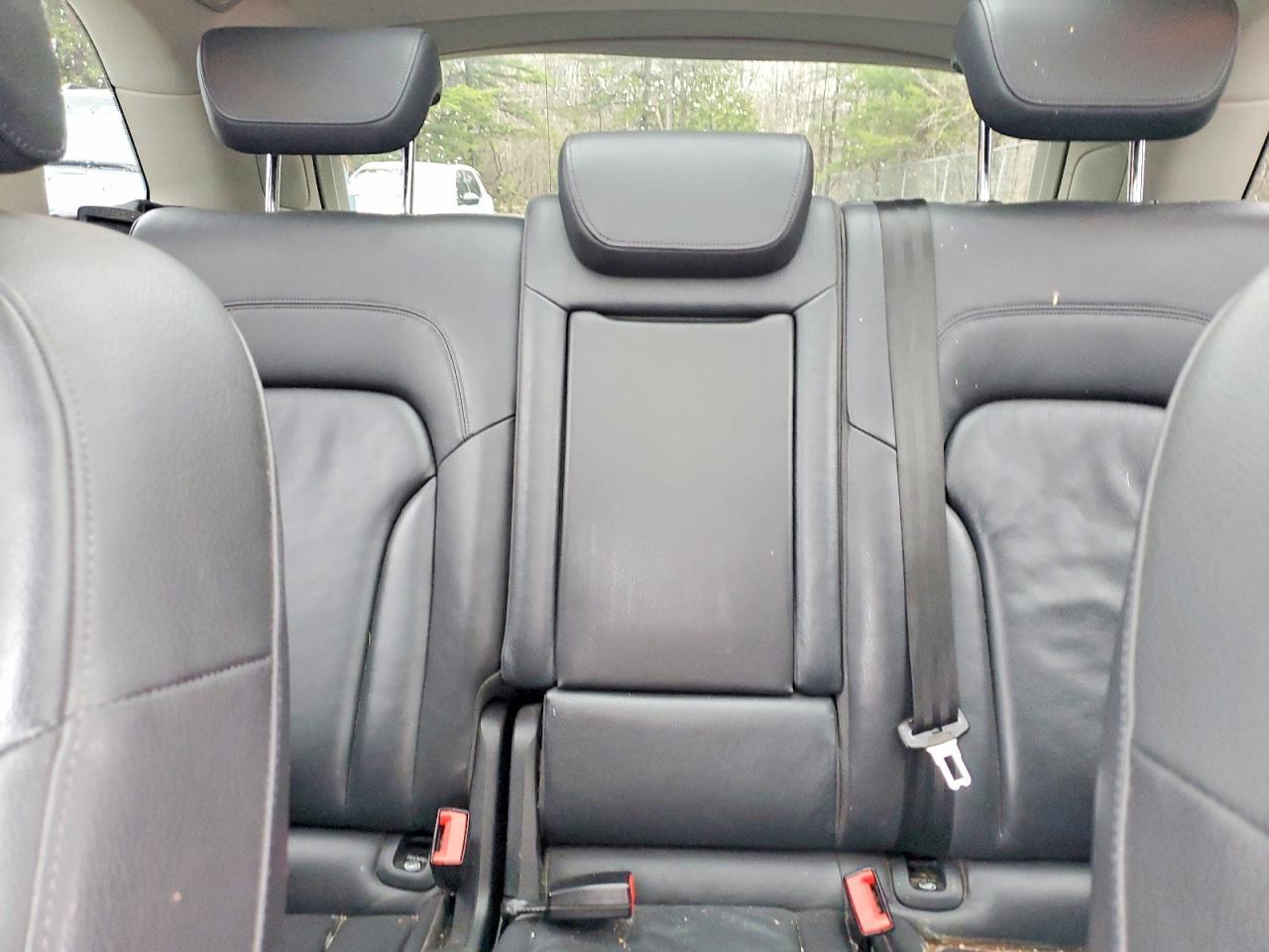 2010 AUDI Q5