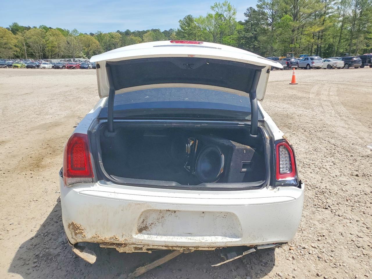 2019 CHRYSLER 300