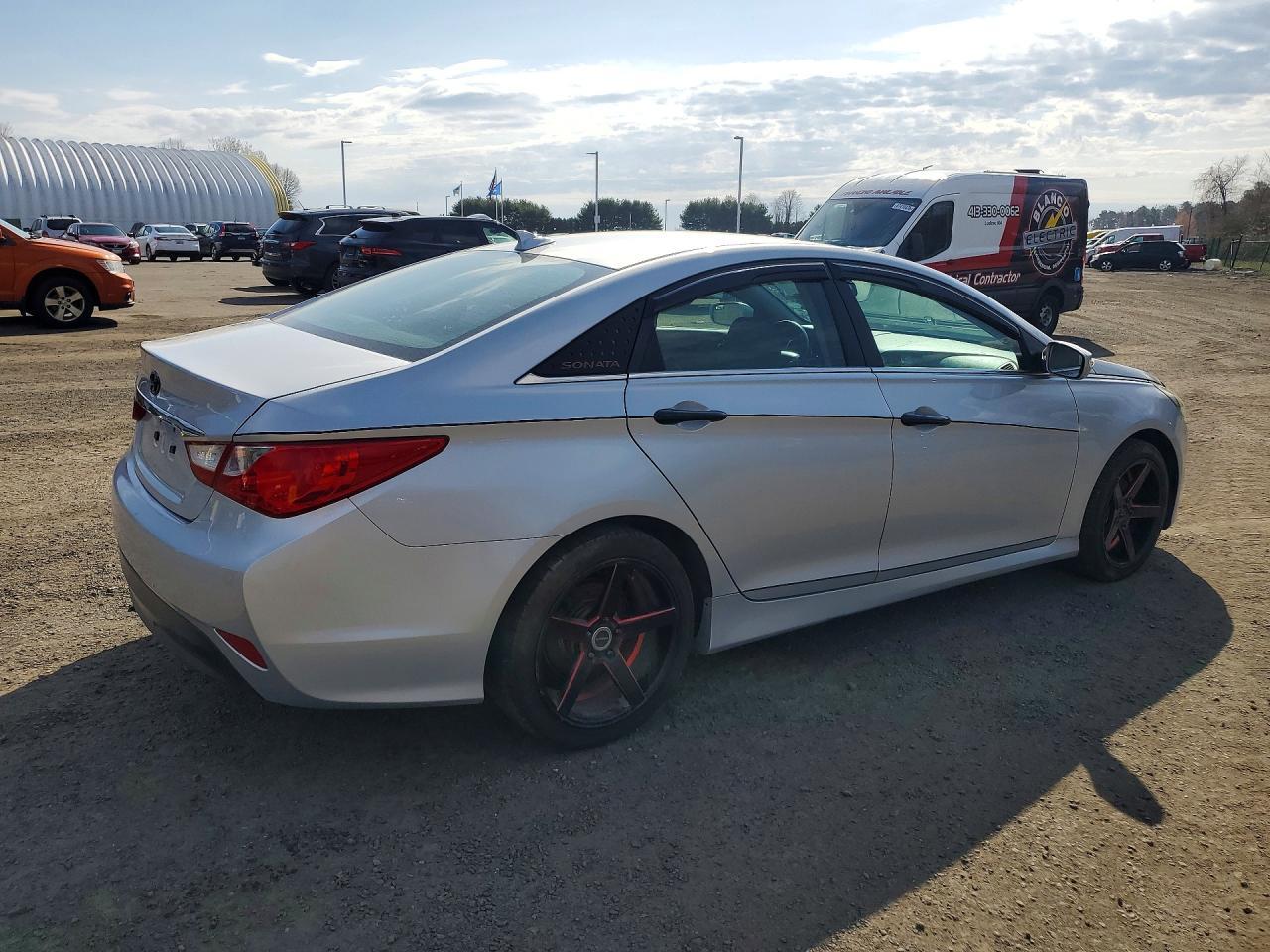 2014 HYUNDAI SONATA