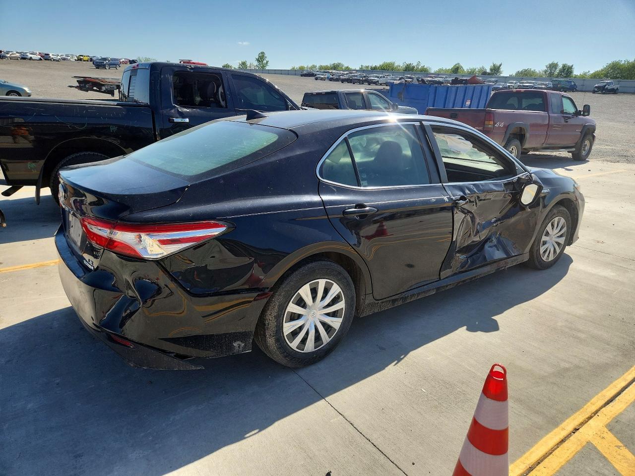 2019 TOYOTA CAMRY
