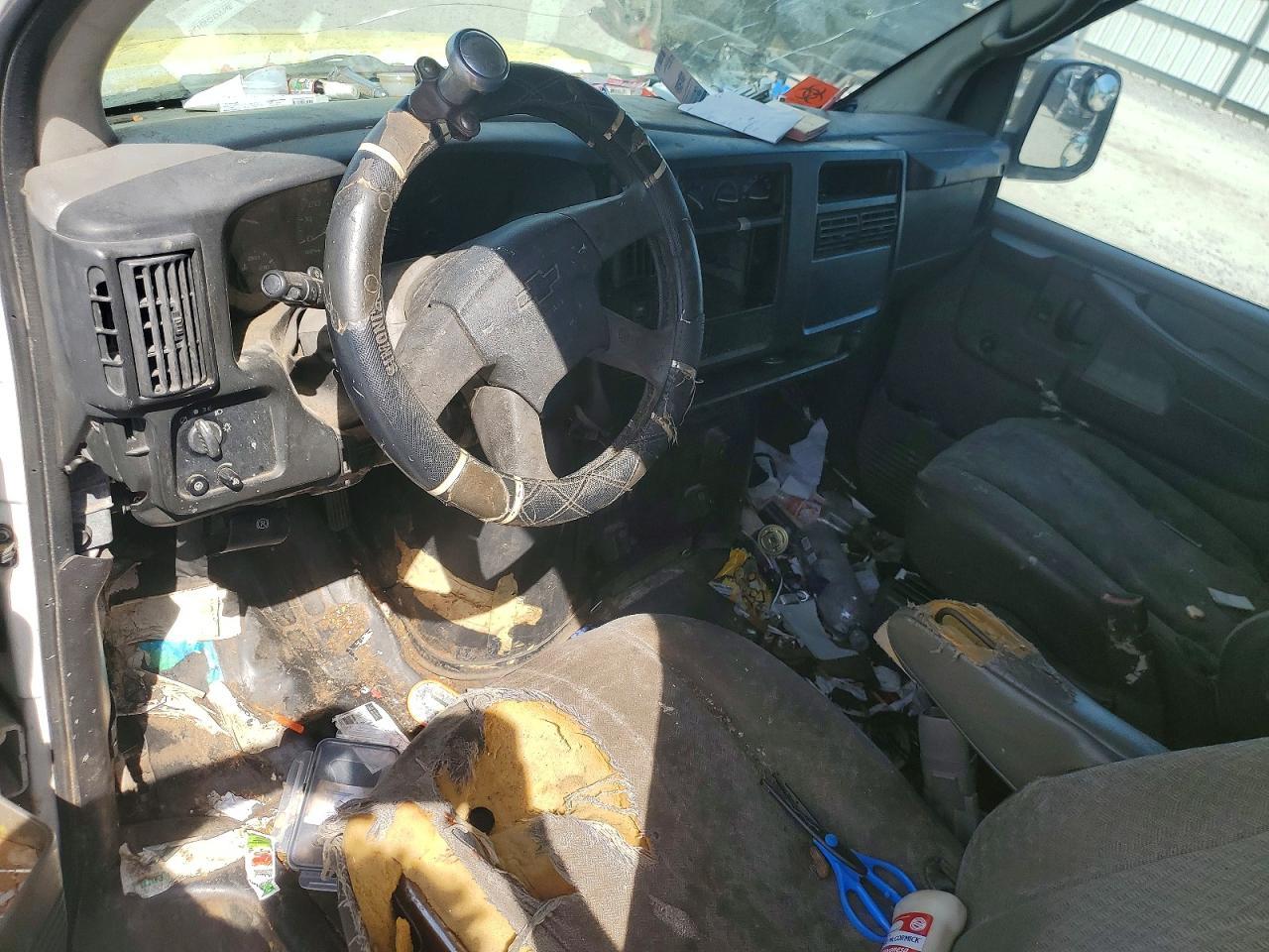 2004 CHEVROLET EXPRESS 2500