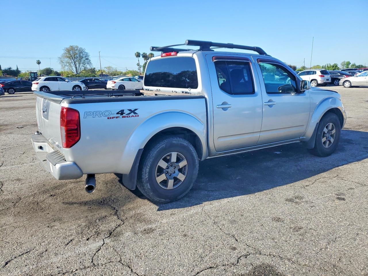 2011 NISSAN Frontier