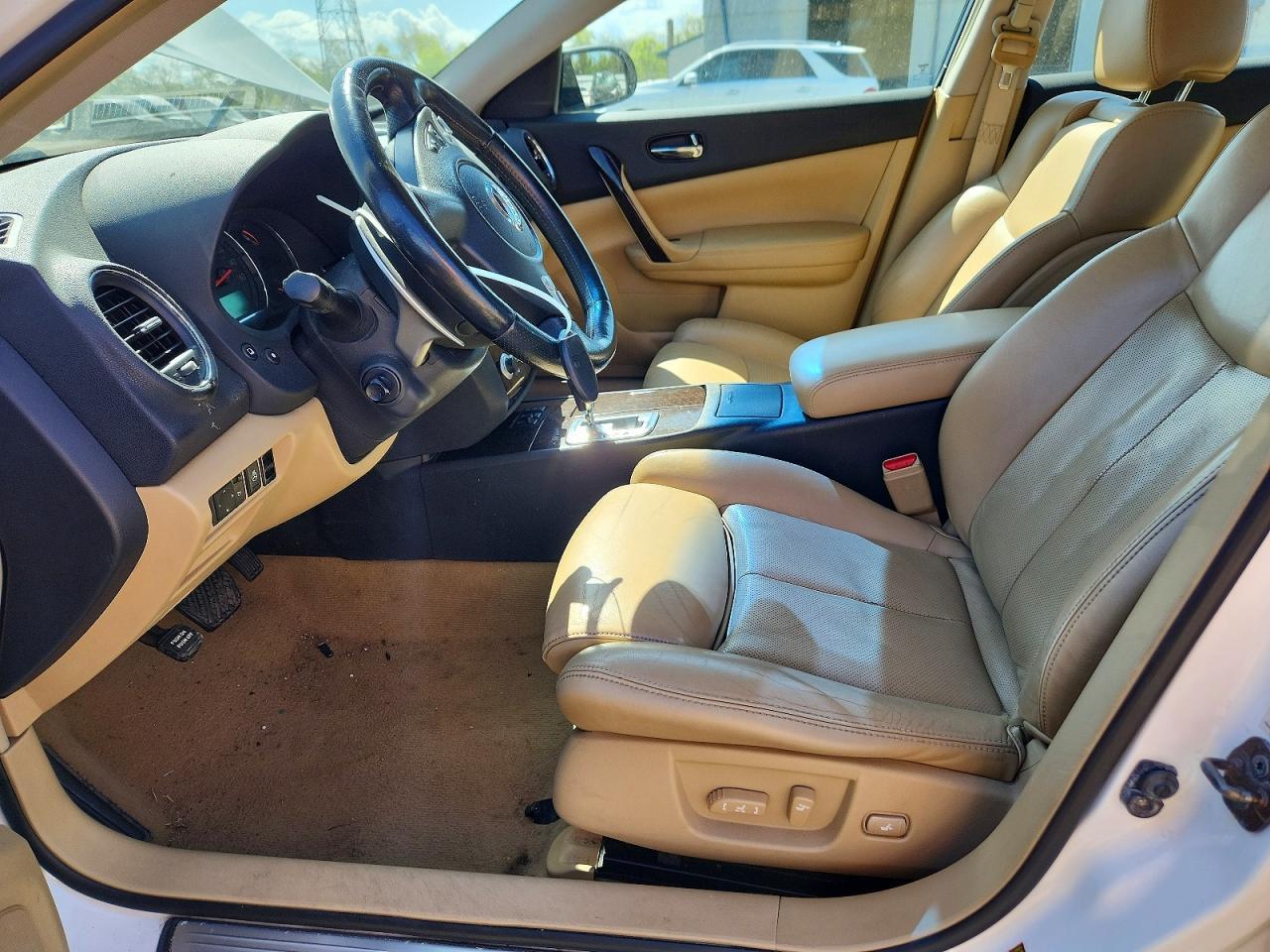 2010 NISSAN Maxima
