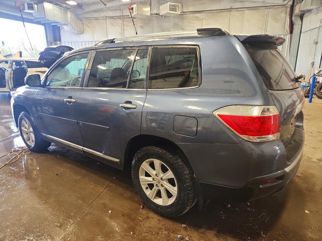 2013 TOYOTA HIGHLANDER