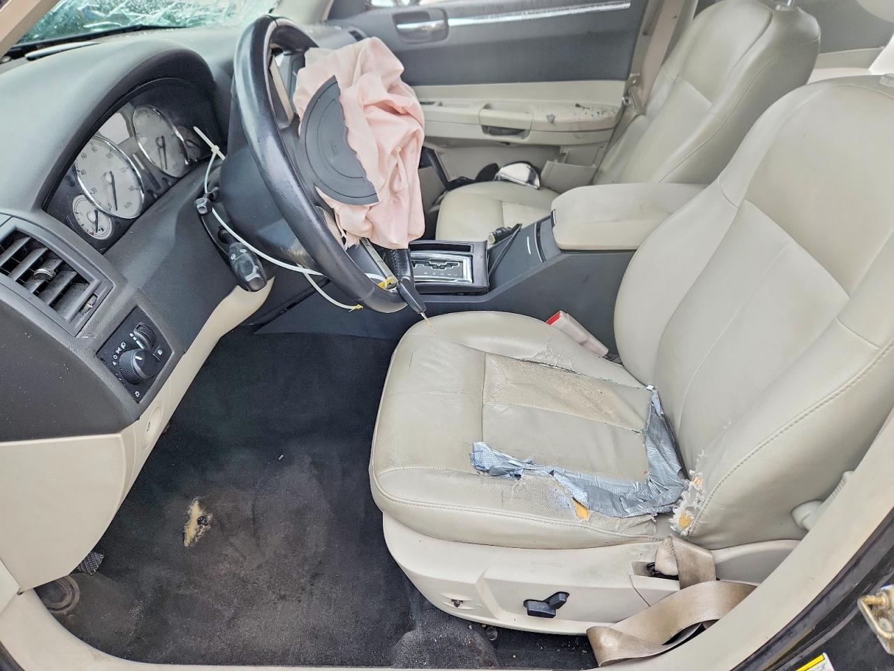 2005 CHRYSLER 300