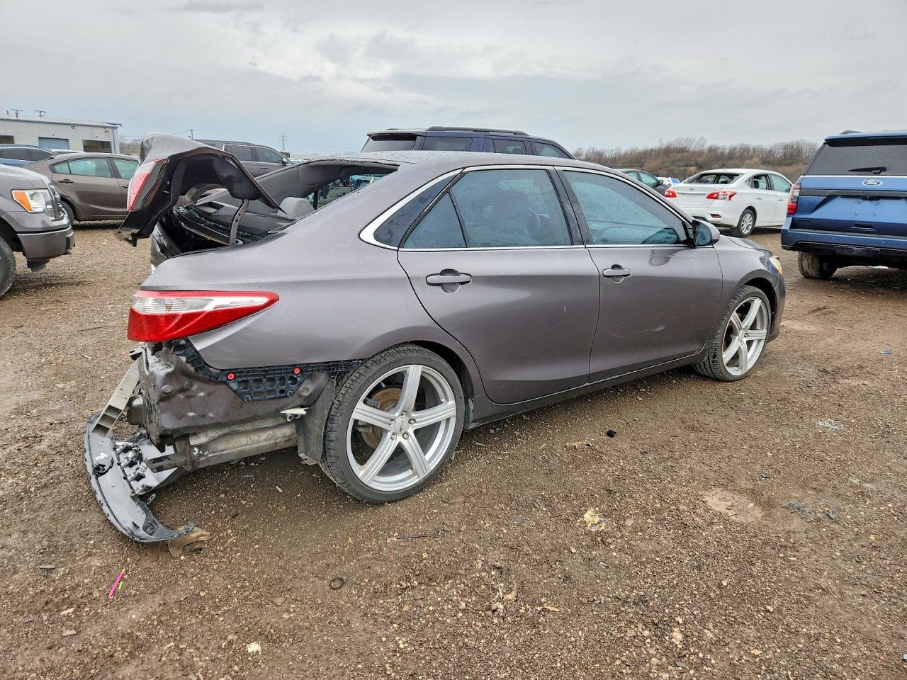 2016 TOYOTA CAMRY