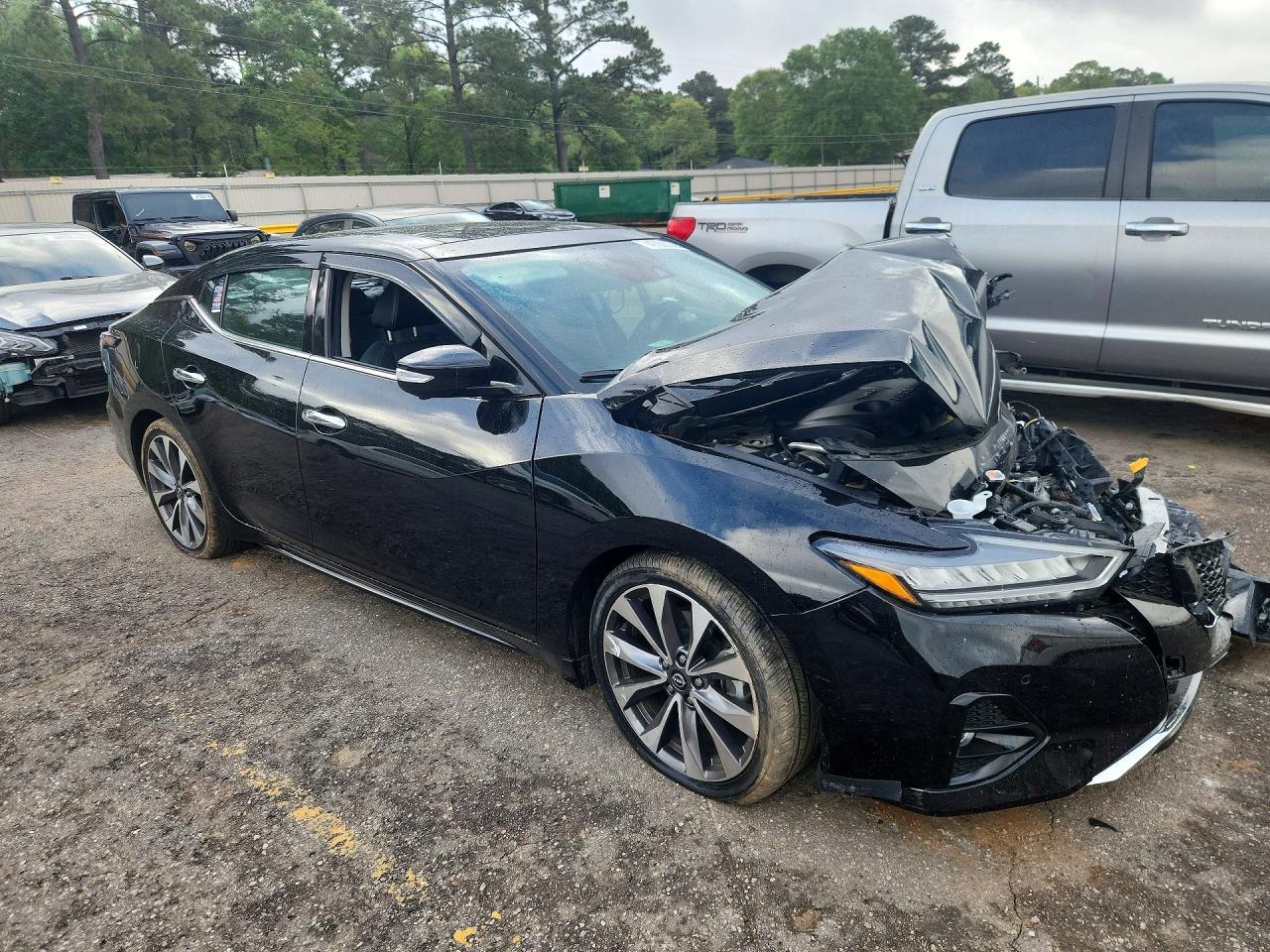 2023 NISSAN Maxima