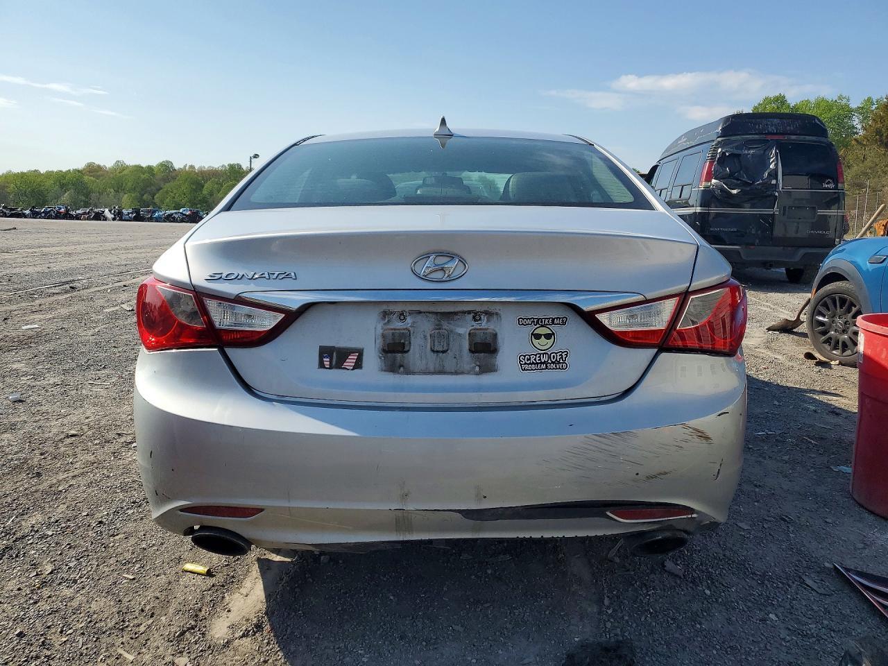 2011 HYUNDAI SONATA