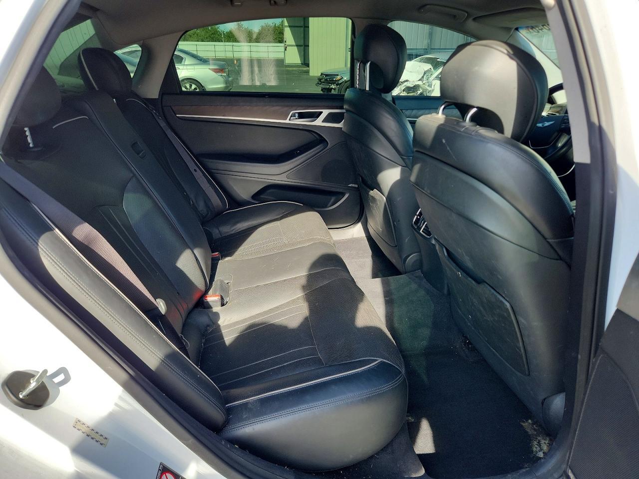 2015 HYUNDAI GENESIS