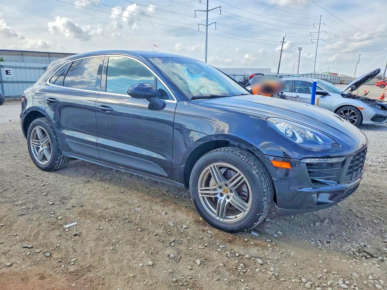 2015 PORSCHE Macan