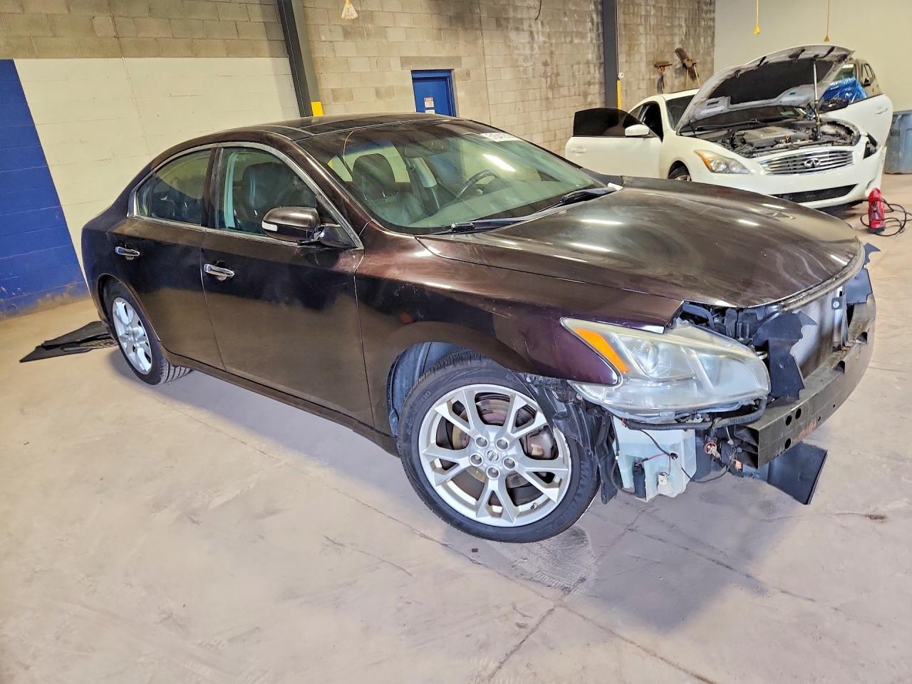 2014 NISSAN Maxima