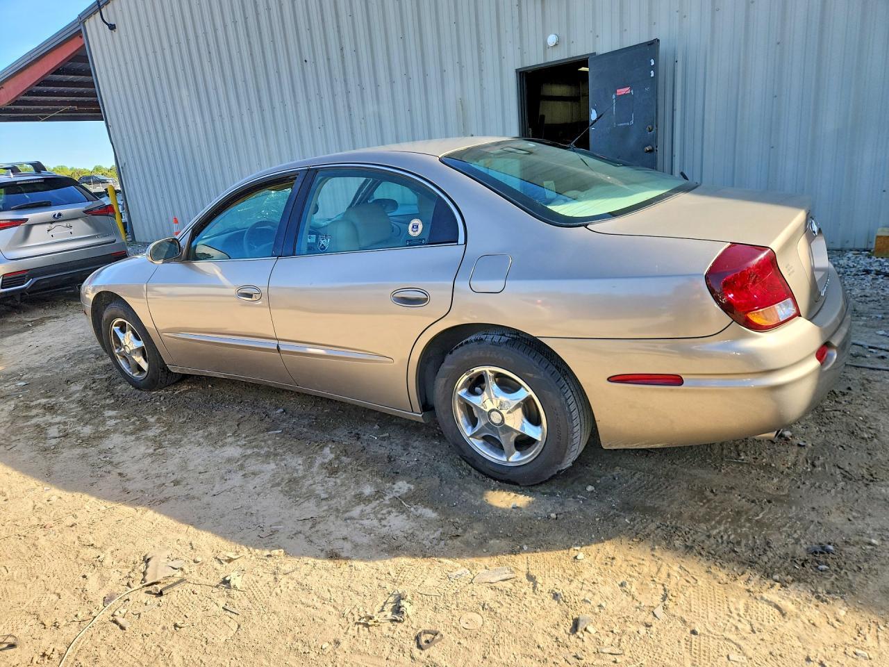 2002 OLDSMOBILE Aurora