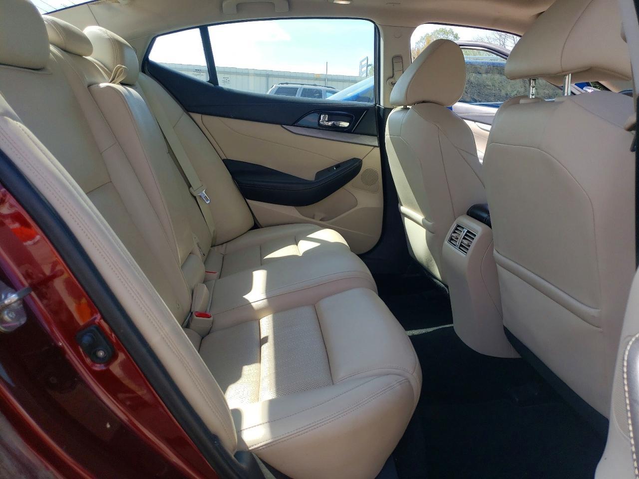 2016 NISSAN Maxima