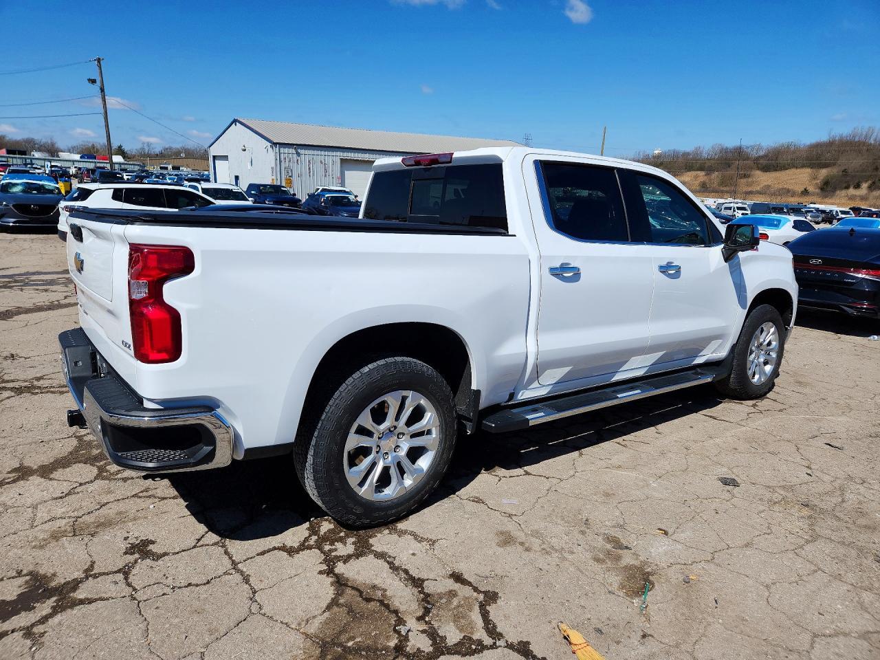 2024 CHEVROLET Silverado