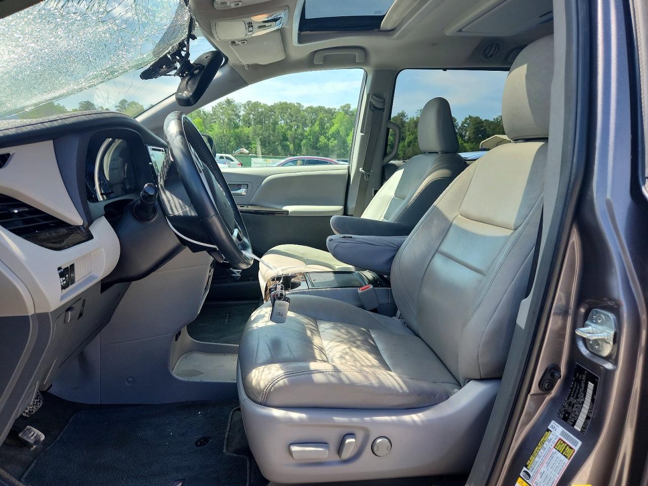 2018 TOYOTA SIENNA