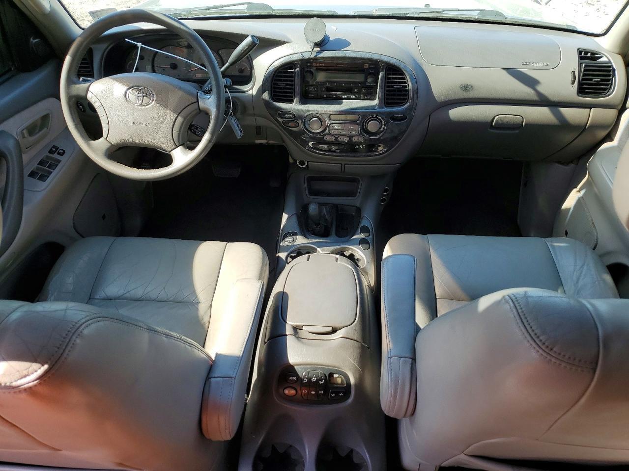 2004 TOYOTA Sequoia