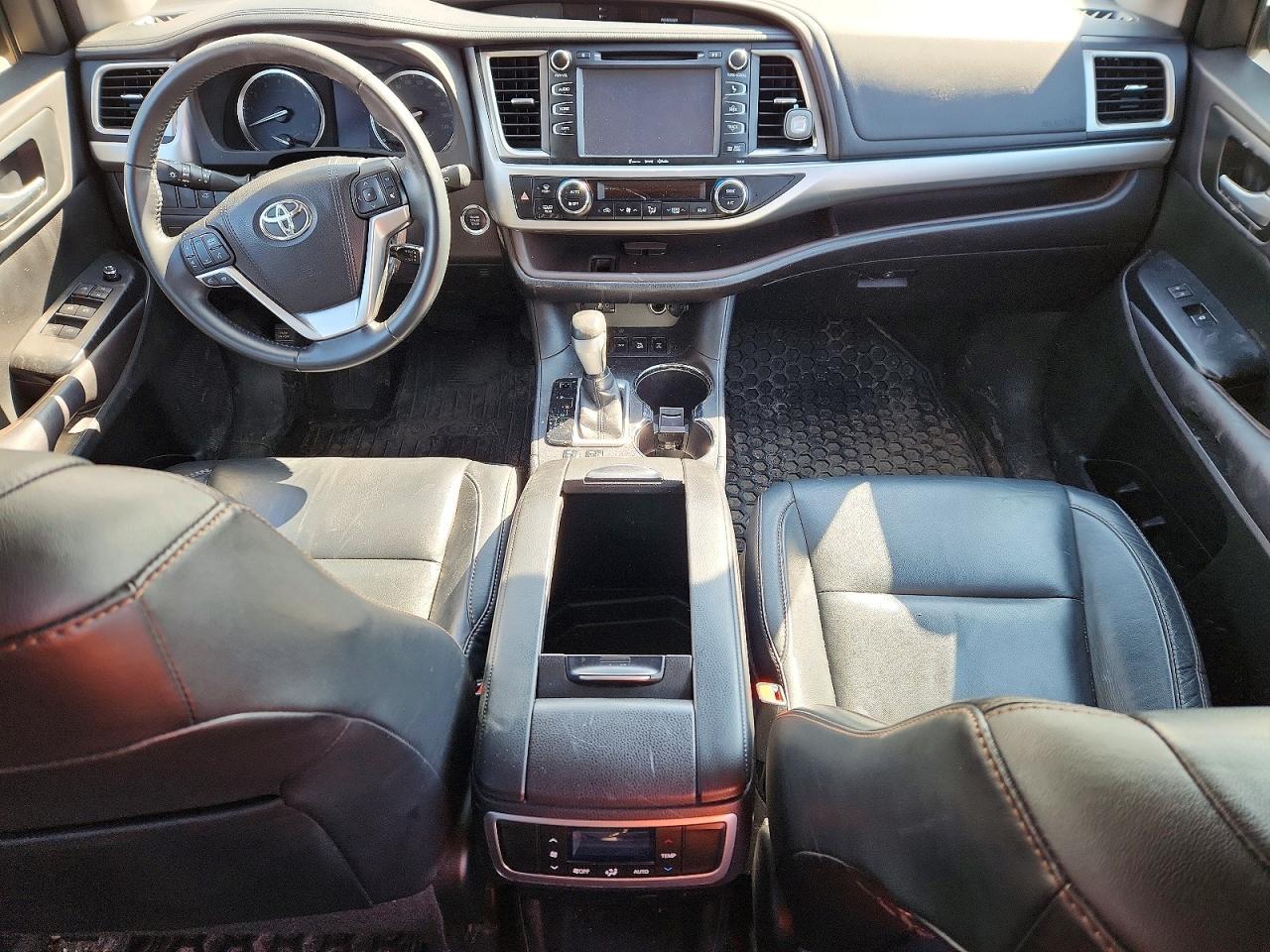 2016 TOYOTA HIGHLANDER