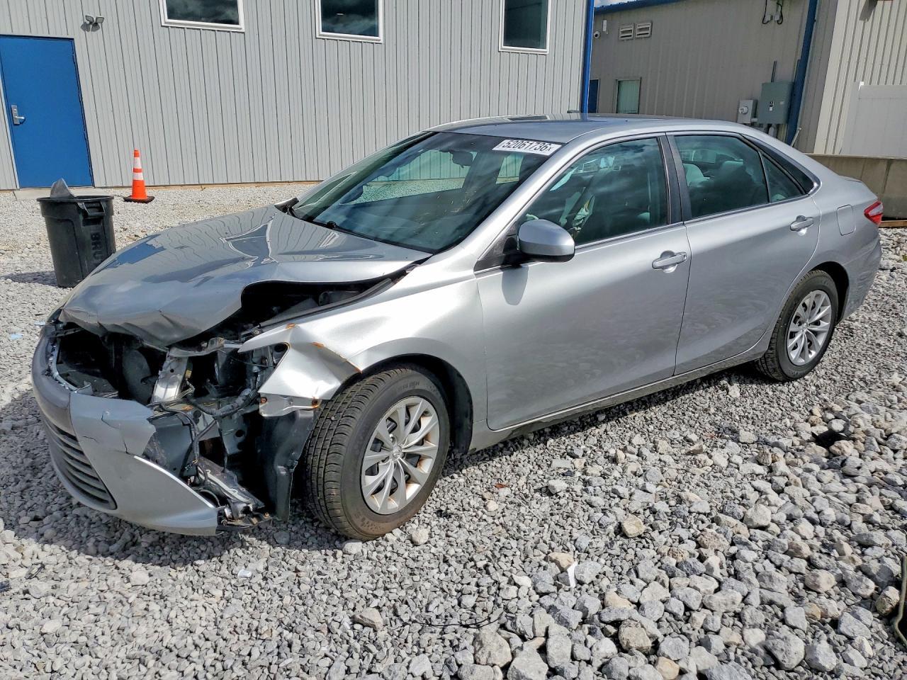 2016 TOYOTA CAMRY