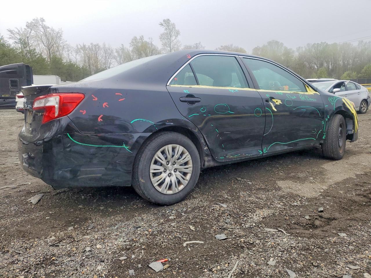2014 TOYOTA CAMRY