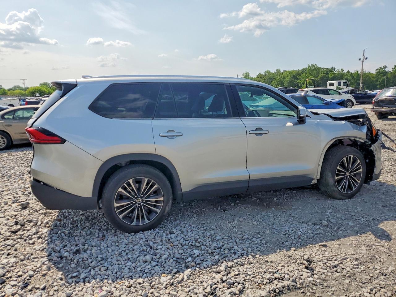 2024 TOYOTA HIGHLANDER