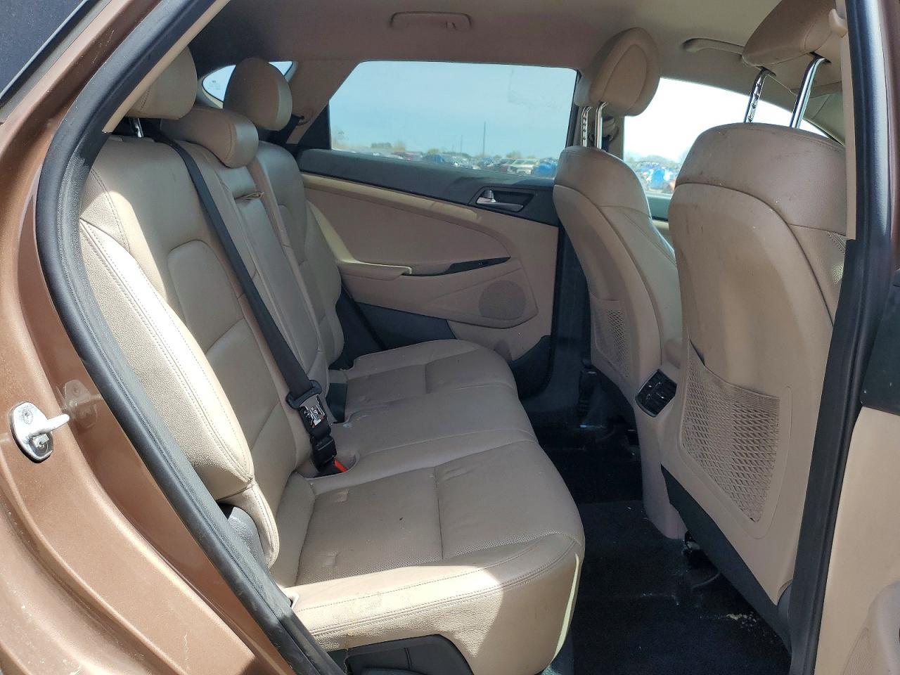 2016 HYUNDAI TUCSON