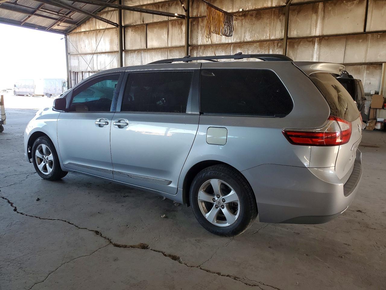 2017 TOYOTA SIENNA