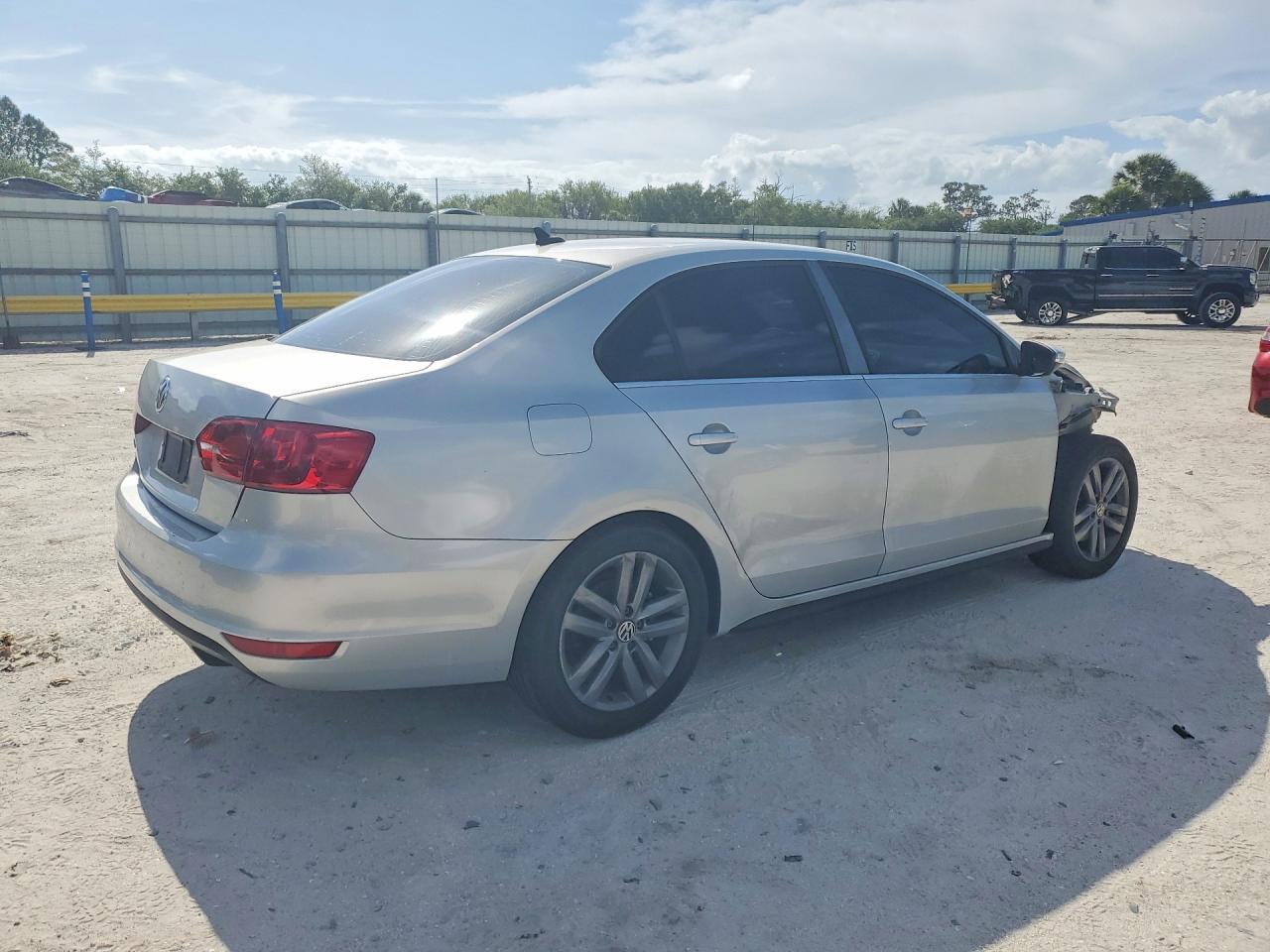 2012 VOLKSWAGEN JETTA