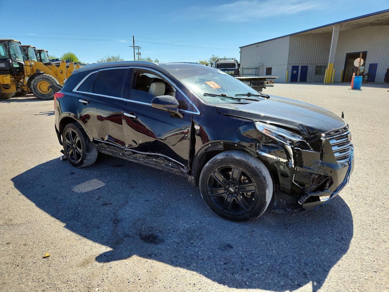2017 CADILLAC XT5