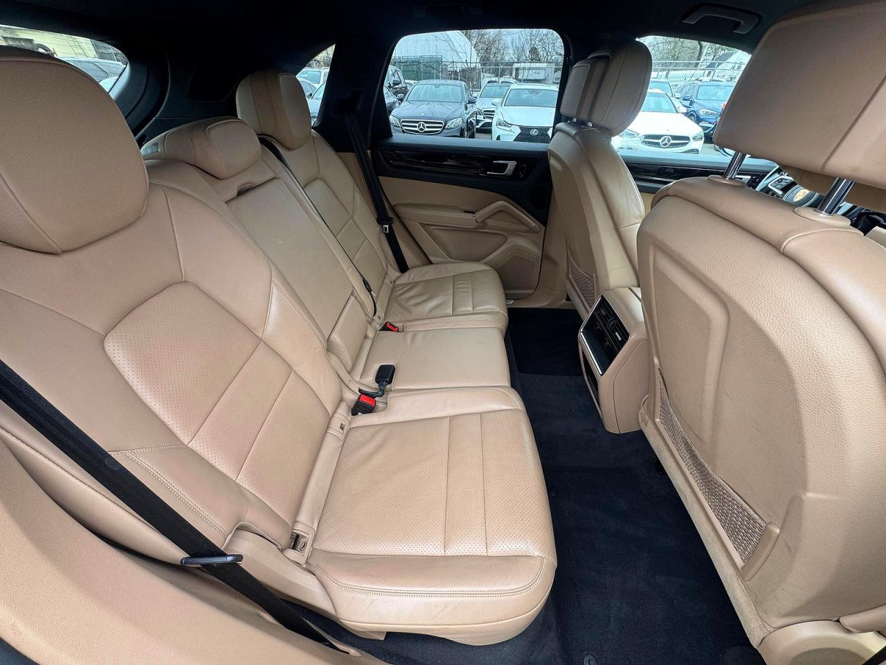 2019 PORSCHE CAYENNE