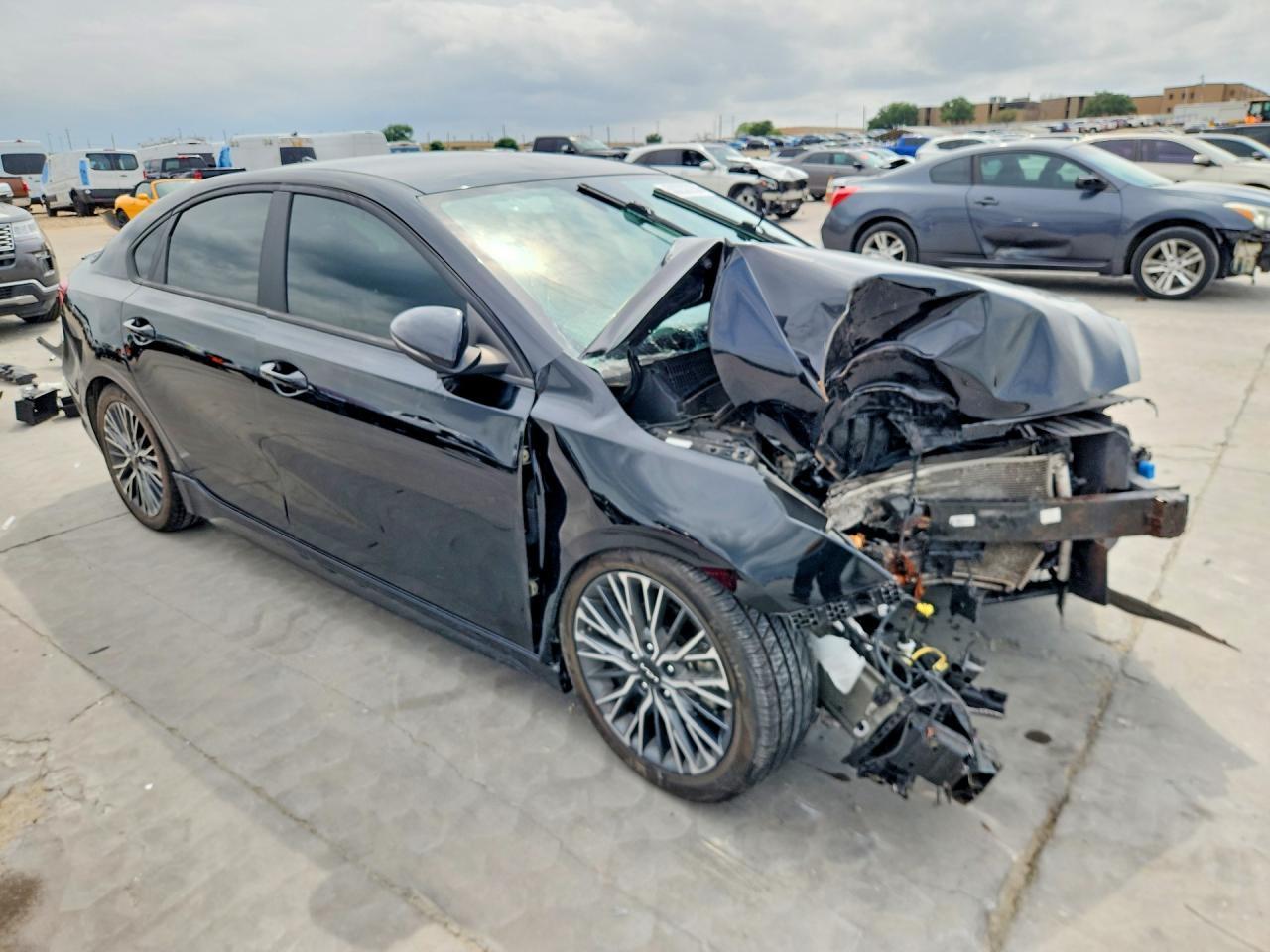 2023 KIA FORTE