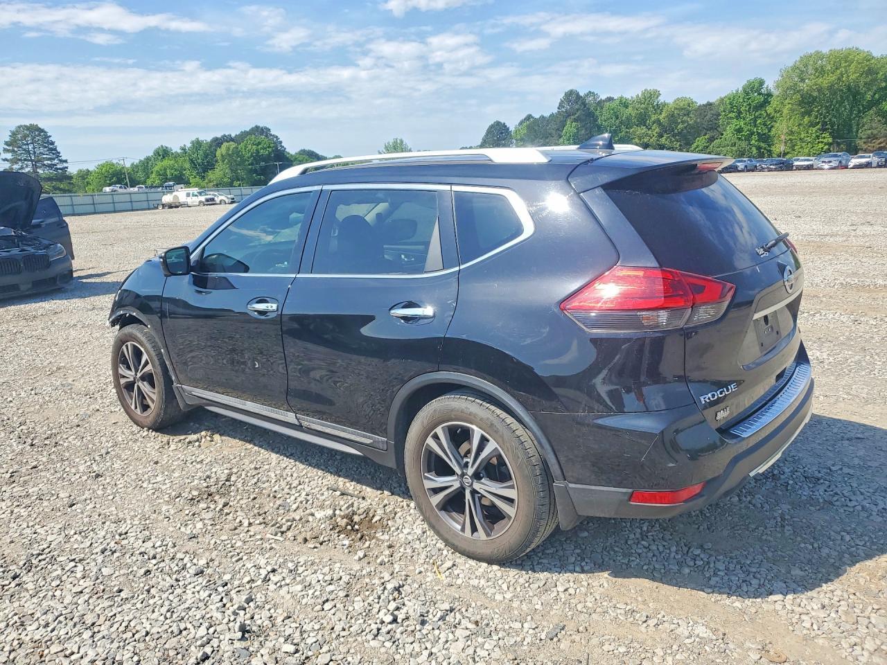 2017 NISSAN ROGUE