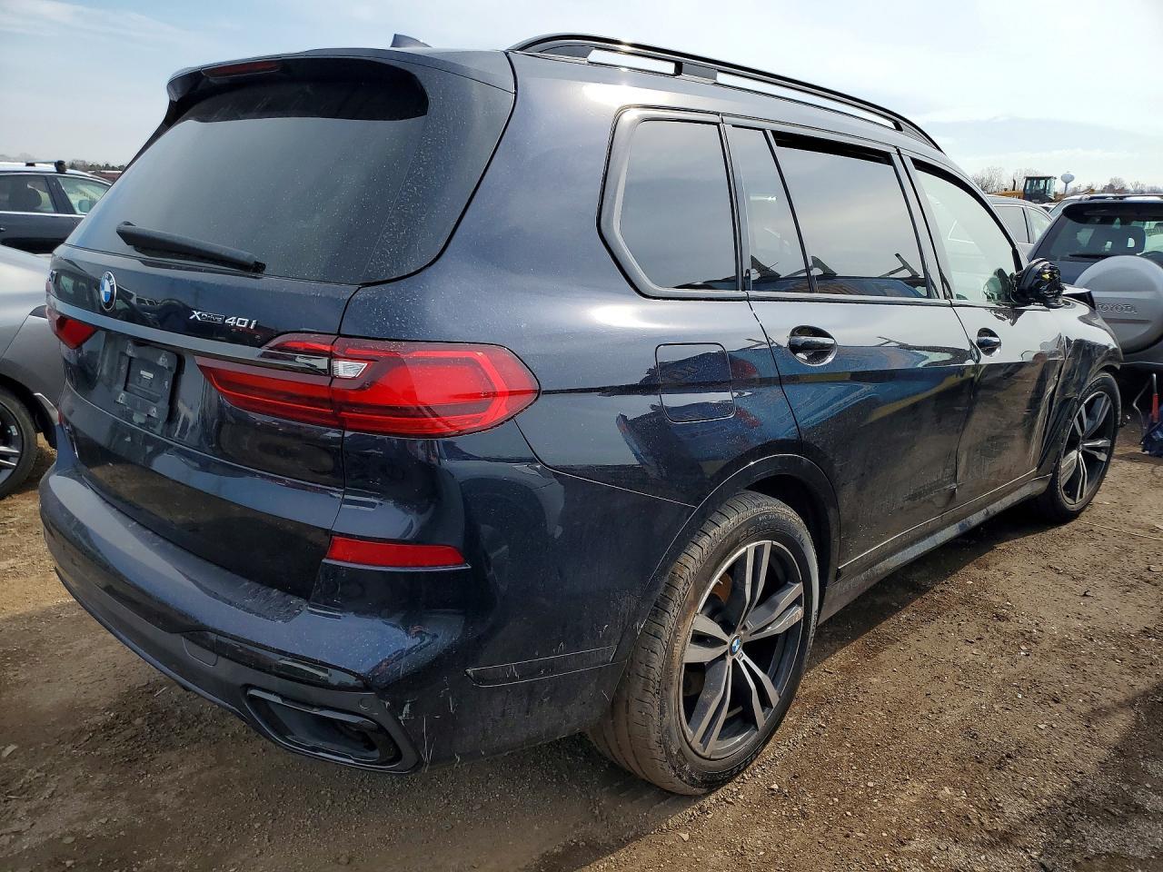 2022 BMW X7