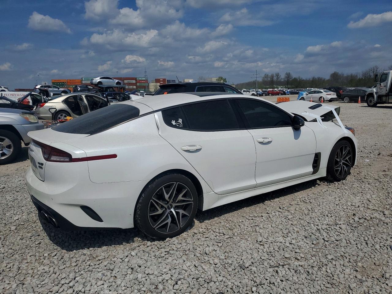 2022 KIA Stinger