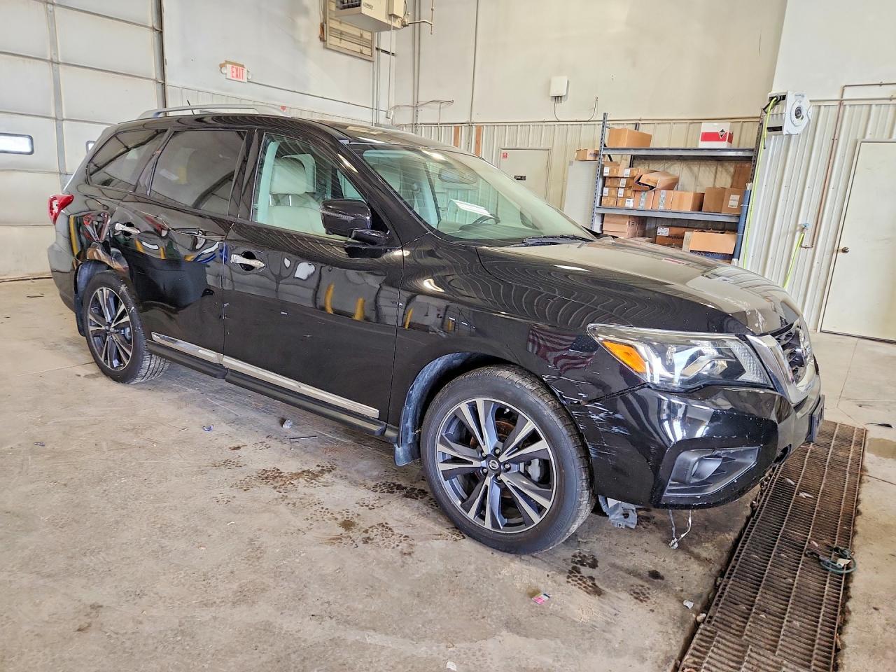 2017 NISSAN PATHFINDER