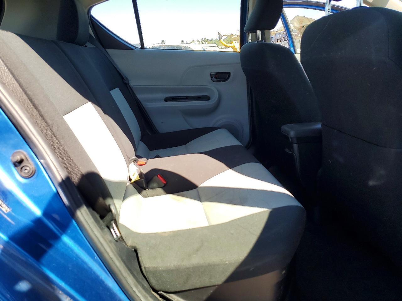 2012 TOYOTA Prius c