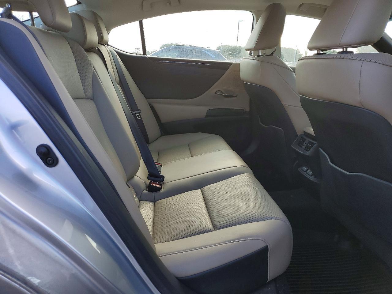 2019 LEXUS ES 350