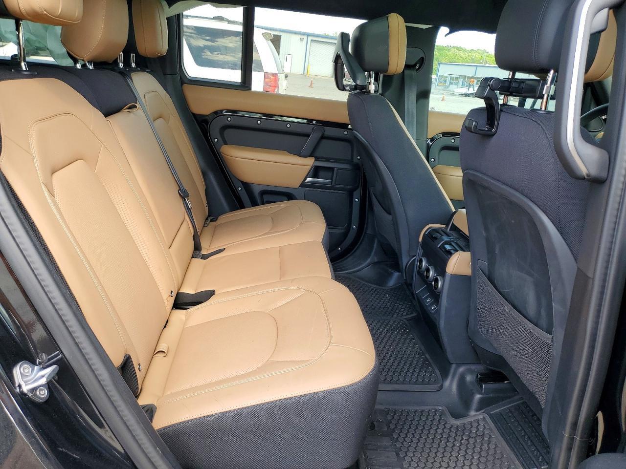 2025 LAND ROVER Defender
